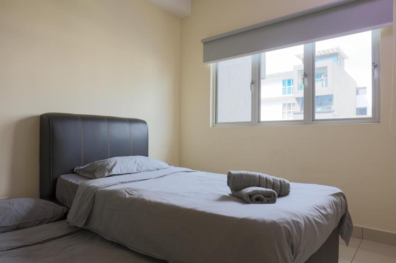 Cozy 2 Bedroom W Pool - 6 Pax - كاجانغ المظهر الخارجي الصورة